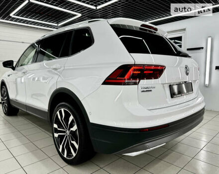 Белый Фольксваген Tiguan Allspace, объемом двигателя 2 л и пробегом 189 тыс. км за 29900 $, фото 36 на Automoto.ua