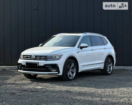 Белый Фольксваген Tiguan Allspace, объемом двигателя 0 л и пробегом 131 тыс. км за 36800 $, фото 5 на Automoto.ua