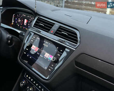 Белый Фольксваген Tiguan Allspace, объемом двигателя 2 л и пробегом 184 тыс. км за 31499 $, фото 93 на Automoto.ua