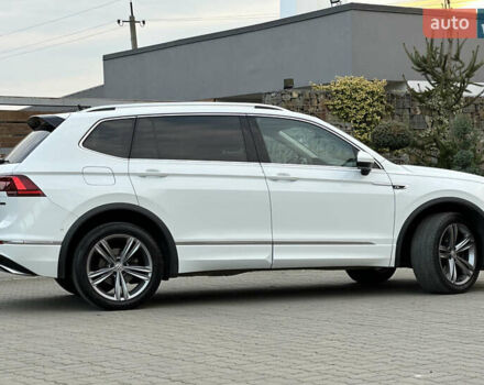 Белый Фольксваген Tiguan Allspace, объемом двигателя 2 л и пробегом 184 тыс. км за 31499 $, фото 30 на Automoto.ua