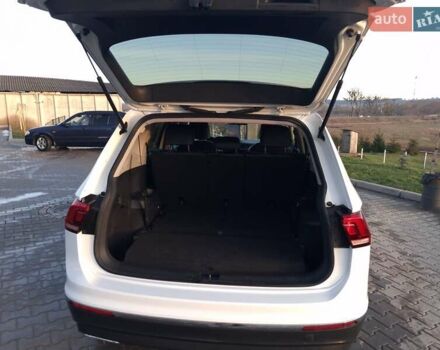 Білий Фольксваген Tiguan Allspace, об'ємом двигуна 1.97 л та пробігом 130 тис. км за 17800 $, фото 12 на Automoto.ua