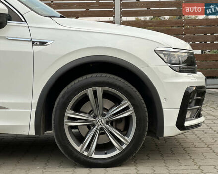 Белый Фольксваген Tiguan Allspace, объемом двигателя 2 л и пробегом 184 тыс. км за 31499 $, фото 37 на Automoto.ua