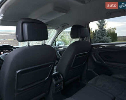 Белый Фольксваген Tiguan Allspace, объемом двигателя 2 л и пробегом 184 тыс. км за 31499 $, фото 79 на Automoto.ua