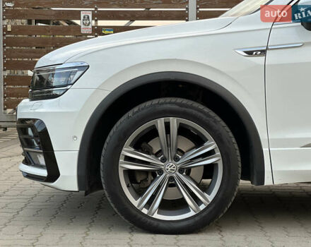 Белый Фольксваген Tiguan Allspace, объемом двигателя 2 л и пробегом 184 тыс. км за 31499 $, фото 17 на Automoto.ua