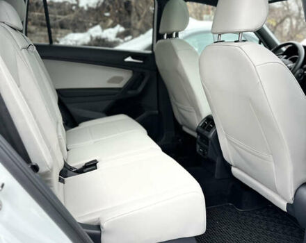 Білий Фольксваген Tiguan Allspace, об'ємом двигуна 2 л та пробігом 44 тис. км за 26500 $, фото 14 на Automoto.ua