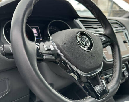 Білий Фольксваген Tiguan Allspace, об'ємом двигуна 2 л та пробігом 44 тис. км за 26500 $, фото 18 на Automoto.ua