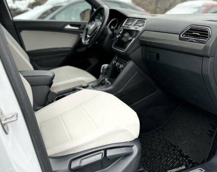Білий Фольксваген Tiguan Allspace, об'ємом двигуна 2 л та пробігом 44 тис. км за 26500 $, фото 12 на Automoto.ua
