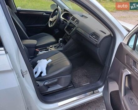 Білий Фольксваген Tiguan Allspace, об'ємом двигуна 2 л та пробігом 20 тис. км за 32000 $, фото 21 на Automoto.ua