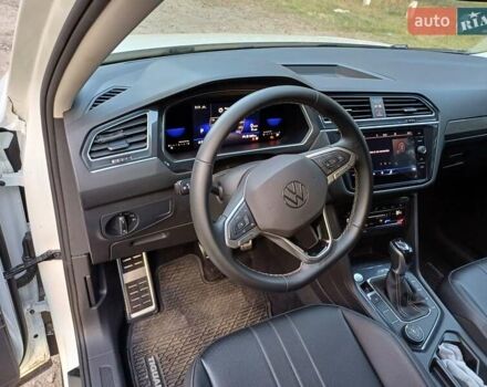 Білий Фольксваген Tiguan Allspace, об'ємом двигуна 2 л та пробігом 20 тис. км за 32000 $, фото 15 на Automoto.ua