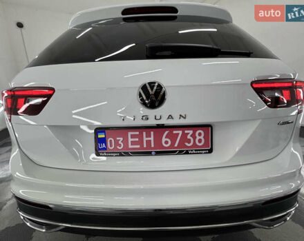 Белый Фольксваген Tiguan Allspace, объемом двигателя 2 л и пробегом 86 тыс. км за 24999 $, фото 124 на Automoto.ua