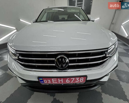 Белый Фольксваген Tiguan Allspace, объемом двигателя 2 л и пробегом 86 тыс. км за 24999 $, фото 90 на Automoto.ua