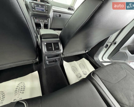 Белый Фольксваген Tiguan Allspace, объемом двигателя 2 л и пробегом 86 тыс. км за 24999 $, фото 59 на Automoto.ua