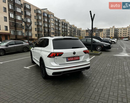 Белый Фольксваген Tiguan Allspace, объемом двигателя 2 л и пробегом 104 тыс. км за 26600 $, фото 5 на Automoto.ua