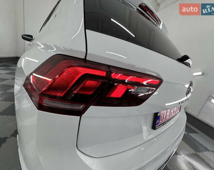 Белый Фольксваген Tiguan Allspace, объемом двигателя 2 л и пробегом 86 тыс. км за 24999 $, фото 128 на Automoto.ua