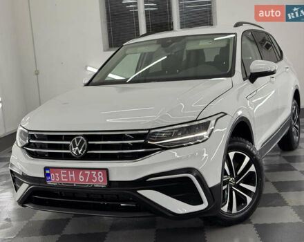 Белый Фольксваген Tiguan Allspace, объемом двигателя 2 л и пробегом 86 тыс. км за 24999 $, фото 120 на Automoto.ua
