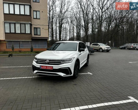 Белый Фольксваген Tiguan Allspace, объемом двигателя 2 л и пробегом 104 тыс. км за 26600 $, фото 24 на Automoto.ua