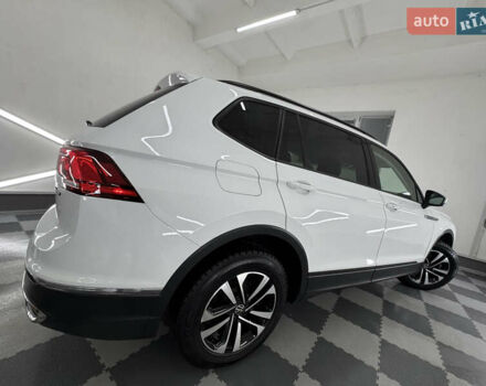 Белый Фольксваген Tiguan Allspace, объемом двигателя 2 л и пробегом 86 тыс. км за 24999 $, фото 122 на Automoto.ua