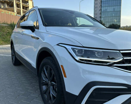 Білий Фольксваген Tiguan Allspace, об'ємом двигуна 2 л та пробігом 132 тис. км за 22600 $, фото 4 на Automoto.ua