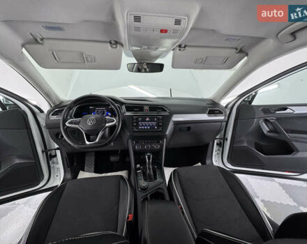 Белый Фольксваген Tiguan Allspace, объемом двигателя 2 л и пробегом 86 тыс. км за 24999 $, фото 51 на Automoto.ua
