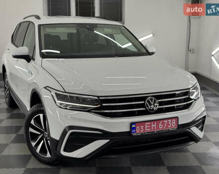 Белый Фольксваген Tiguan Allspace, объемом двигателя 2 л и пробегом 86 тыс. км за 24999 $, фото 9 на Automoto.ua