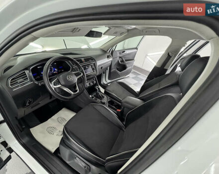 Белый Фольксваген Tiguan Allspace, объемом двигателя 2 л и пробегом 86 тыс. км за 24999 $, фото 40 на Automoto.ua