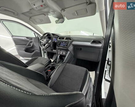 Белый Фольксваген Tiguan Allspace, объемом двигателя 2 л и пробегом 86 тыс. км за 24999 $, фото 66 на Automoto.ua