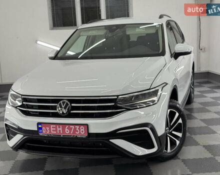 Белый Фольксваген Tiguan Allspace, объемом двигателя 2 л и пробегом 86 тыс. км за 24999 $, фото 116 на Automoto.ua