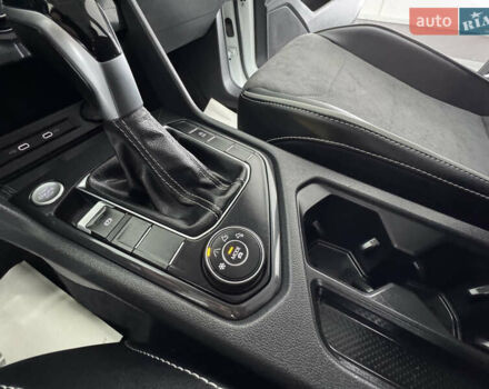 Белый Фольксваген Tiguan Allspace, объемом двигателя 2 л и пробегом 86 тыс. км за 24999 $, фото 35 на Automoto.ua