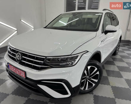 Белый Фольксваген Tiguan Allspace, объемом двигателя 2 л и пробегом 86 тыс. км за 24999 $, фото 11 на Automoto.ua