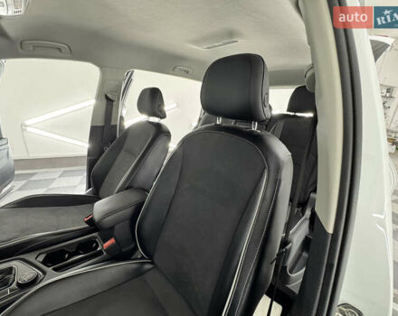 Белый Фольксваген Tiguan Allspace, объемом двигателя 2 л и пробегом 86 тыс. км за 24999 $, фото 41 на Automoto.ua