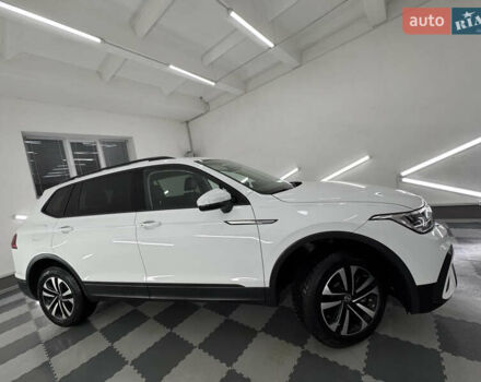 Белый Фольксваген Tiguan Allspace, объемом двигателя 2 л и пробегом 86 тыс. км за 24999 $, фото 7 на Automoto.ua