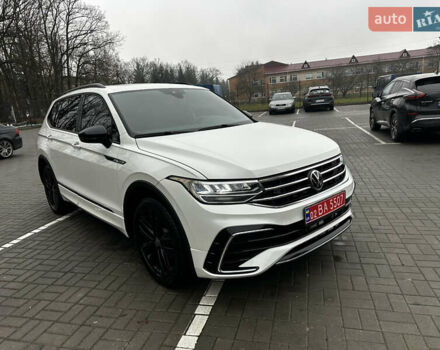 Белый Фольксваген Tiguan Allspace, объемом двигателя 2 л и пробегом 104 тыс. км за 26600 $, фото 4 на Automoto.ua