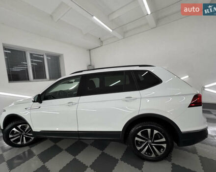 Белый Фольксваген Tiguan Allspace, объемом двигателя 2 л и пробегом 86 тыс. км за 24999 $, фото 25 на Automoto.ua