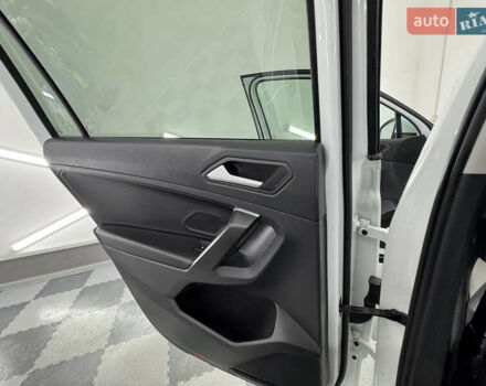 Белый Фольксваген Tiguan Allspace, объемом двигателя 2 л и пробегом 86 тыс. км за 24999 $, фото 57 на Automoto.ua