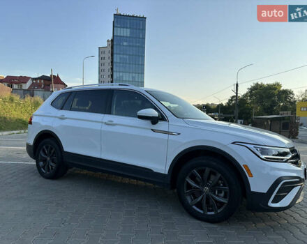 Білий Фольксваген Tiguan Allspace, об'ємом двигуна 2 л та пробігом 132 тис. км за 22600 $, фото 5 на Automoto.ua