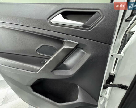 Белый Фольксваген Tiguan Allspace, объемом двигателя 2 л и пробегом 86 тыс. км за 24999 $, фото 58 на Automoto.ua