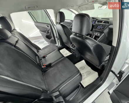 Белый Фольксваген Tiguan Allspace, объемом двигателя 2 л и пробегом 86 тыс. км за 24999 $, фото 68 на Automoto.ua