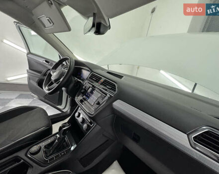 Белый Фольксваген Tiguan Allspace, объемом двигателя 2 л и пробегом 86 тыс. км за 24999 $, фото 70 на Automoto.ua