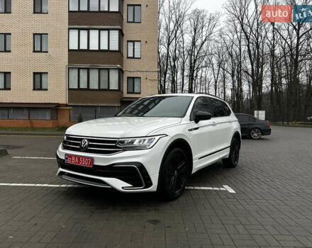 Белый Фольксваген Tiguan Allspace, объемом двигателя 2 л и пробегом 104 тыс. км за 26600 $, фото 20 на Automoto.ua