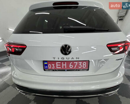 Белый Фольксваген Tiguan Allspace, объемом двигателя 2 л и пробегом 86 тыс. км за 24999 $, фото 136 на Automoto.ua