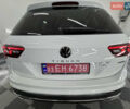 Белый Фольксваген Tiguan Allspace, объемом двигателя 2 л и пробегом 86 тыс. км за 24999 $, фото 136 на Automoto.ua