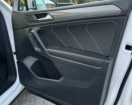 Білий Фольксваген Tiguan Allspace, об'ємом двигуна 2 л та пробігом 132 тис. км за 22600 $, фото 14 на Automoto.ua