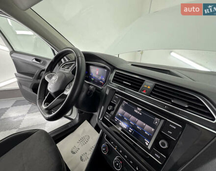 Белый Фольксваген Tiguan Allspace, объемом двигателя 2 л и пробегом 86 тыс. км за 24999 $, фото 78 на Automoto.ua
