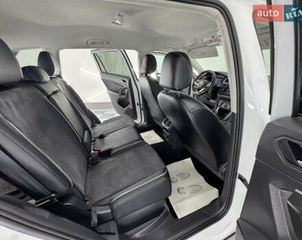 Белый Фольксваген Tiguan Allspace, объемом двигателя 2 л и пробегом 86 тыс. км за 24999 $, фото 60 на Automoto.ua
