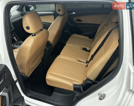 Белый Фольксваген Tiguan Allspace, объемом двигателя 2 л и пробегом 104 тыс. км за 26600 $, фото 38 на Automoto.ua
