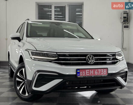 Белый Фольксваген Tiguan Allspace, объемом двигателя 2 л и пробегом 86 тыс. км за 24999 $, фото 98 на Automoto.ua
