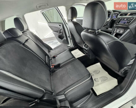 Белый Фольксваген Tiguan Allspace, объемом двигателя 2 л и пробегом 86 тыс. км за 24999 $, фото 65 на Automoto.ua