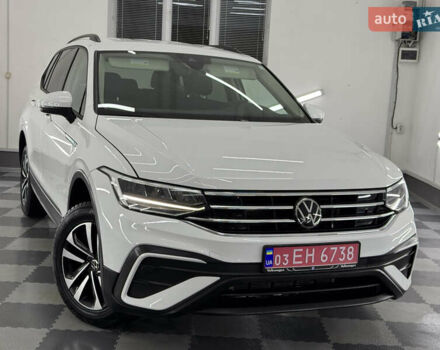 Белый Фольксваген Tiguan Allspace, объемом двигателя 2 л и пробегом 86 тыс. км за 24999 $, фото 108 на Automoto.ua