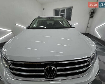 Белый Фольксваген Tiguan Allspace, объемом двигателя 2 л и пробегом 86 тыс. км за 24999 $, фото 91 на Automoto.ua