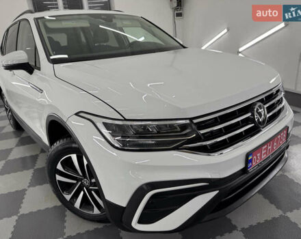 Белый Фольксваген Tiguan Allspace, объемом двигателя 2 л и пробегом 86 тыс. км за 24999 $, фото 103 на Automoto.ua